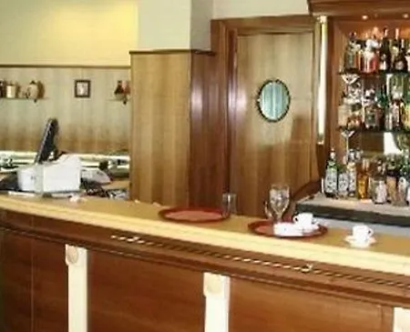 ホテル カルポス スコピエ