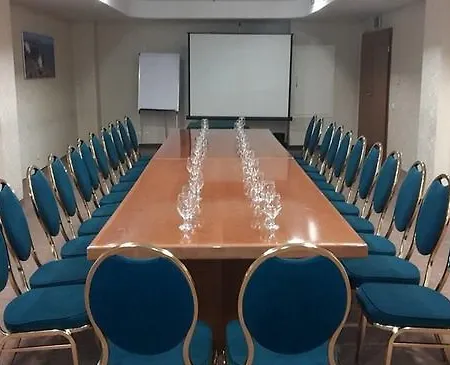 カルポス ホテル スコピエ