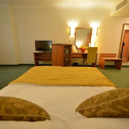 Karpos Hotel 4*