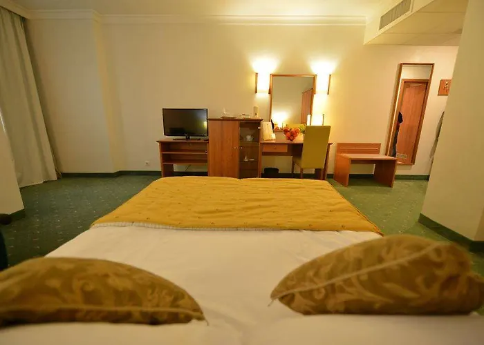 Karpos Hotel 4*